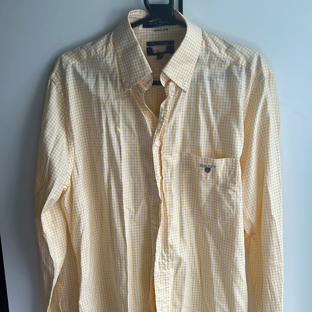 GANT SHIRT BRAND NEW WITH A DEFECT no label